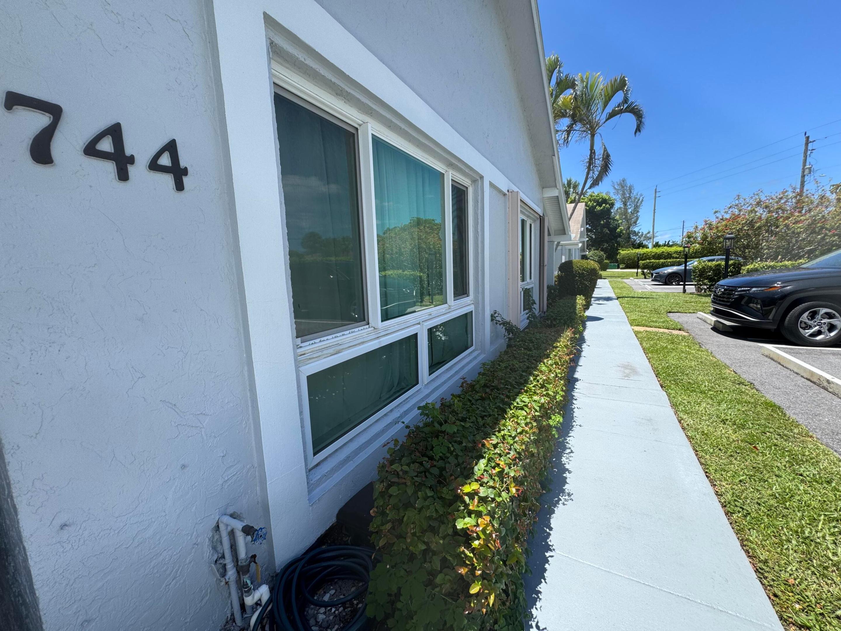 Properties 744 Lago Road 1f