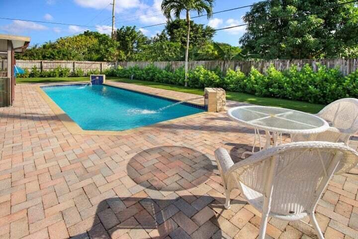 HYPOLUXO VILLAGE 2 - Residential