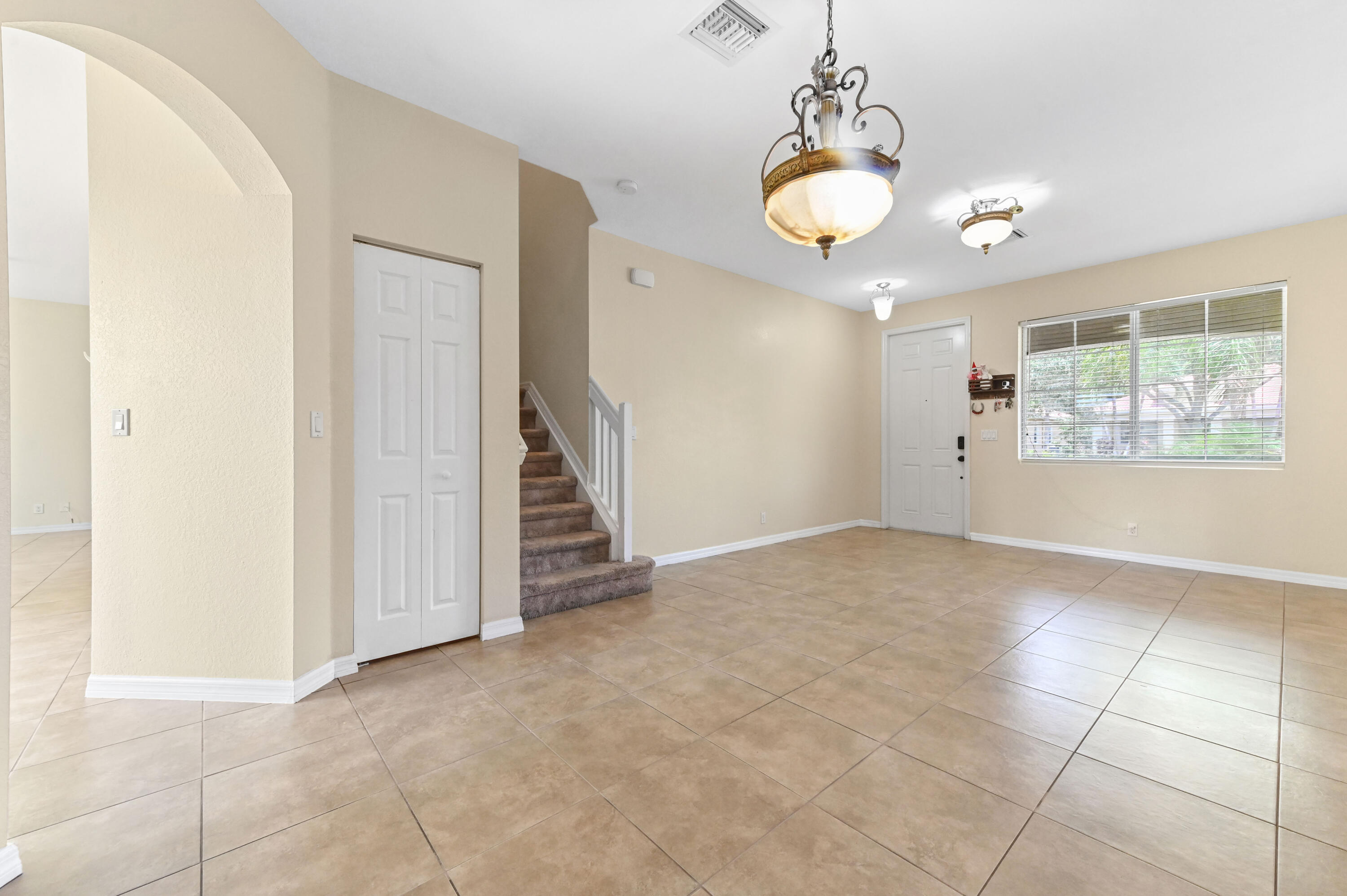 6819 Osage Circle