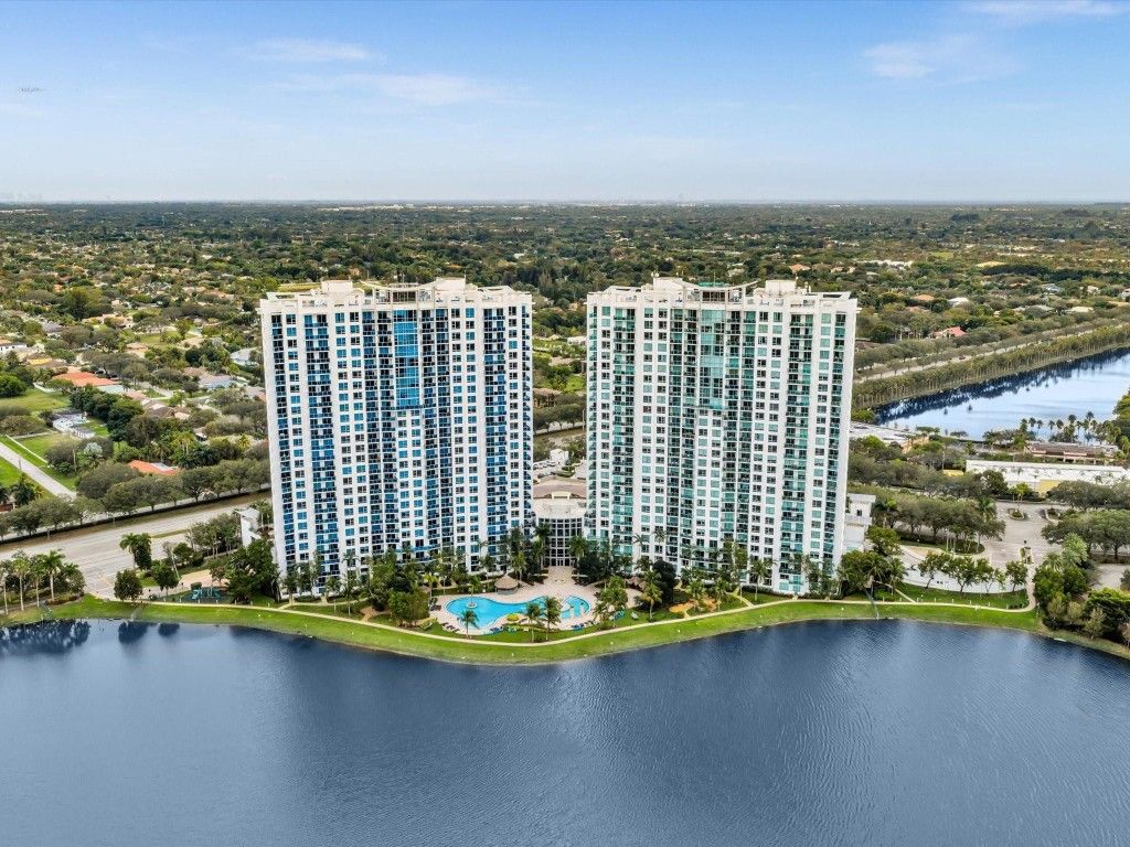 Photo of 2681 N Flamingo Road #2104S, Fort Lauderdale, FL 33323 (MLS # F10545888)