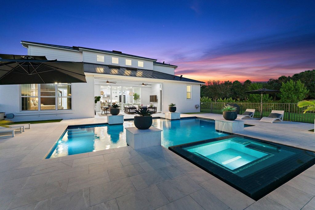 Photo of 20124 SE Bridgewater Drive, Jupiter, FL 33458 (MLS # R11160218)