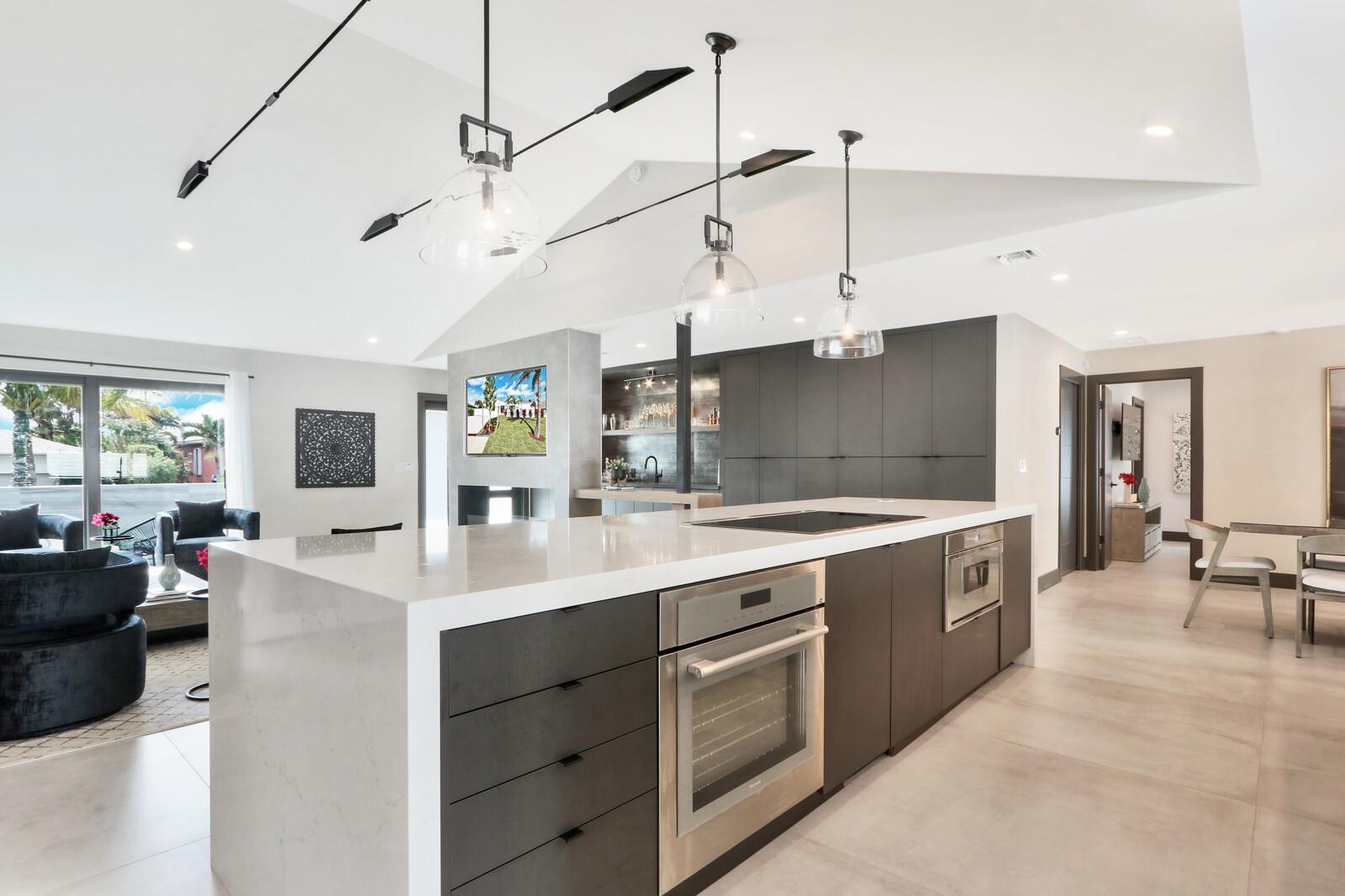 TOMKUS - Residential Lease