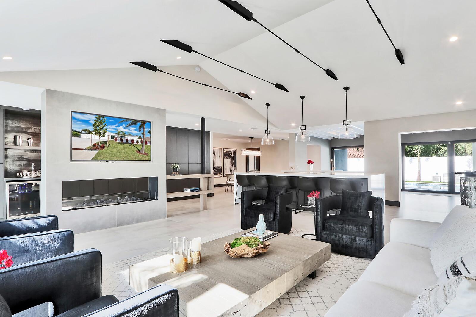 TOMKUS - Residential Lease