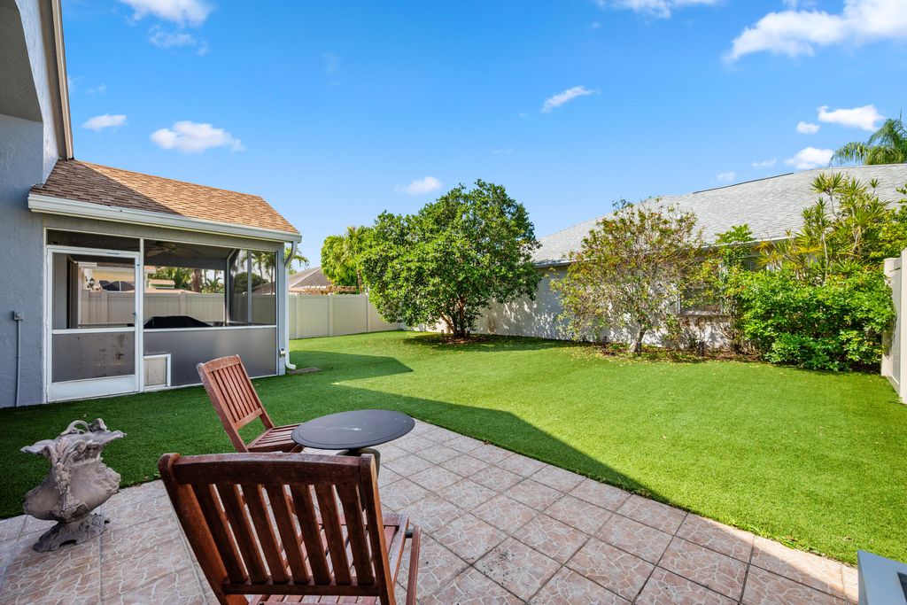 Photo of 1097 Aviary Road, Wellington, FL 33414 (MLS # B26023803)