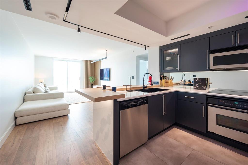 ESPLANADE ON THE NEW RIVER CONDO - Residential