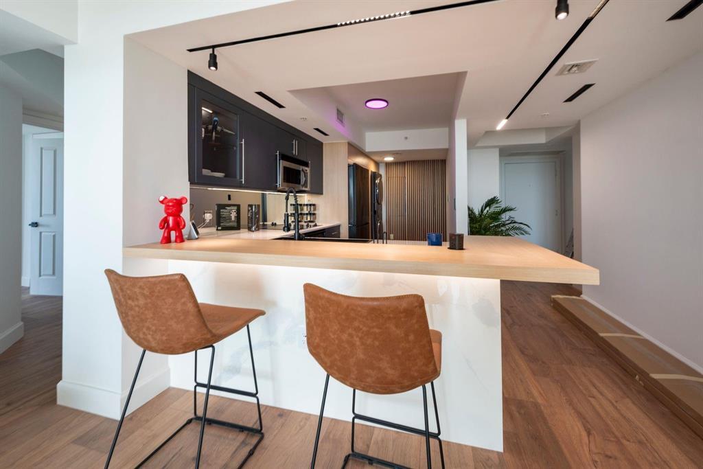 ESPLANADE ON THE NEW RIVER CONDO - Residential