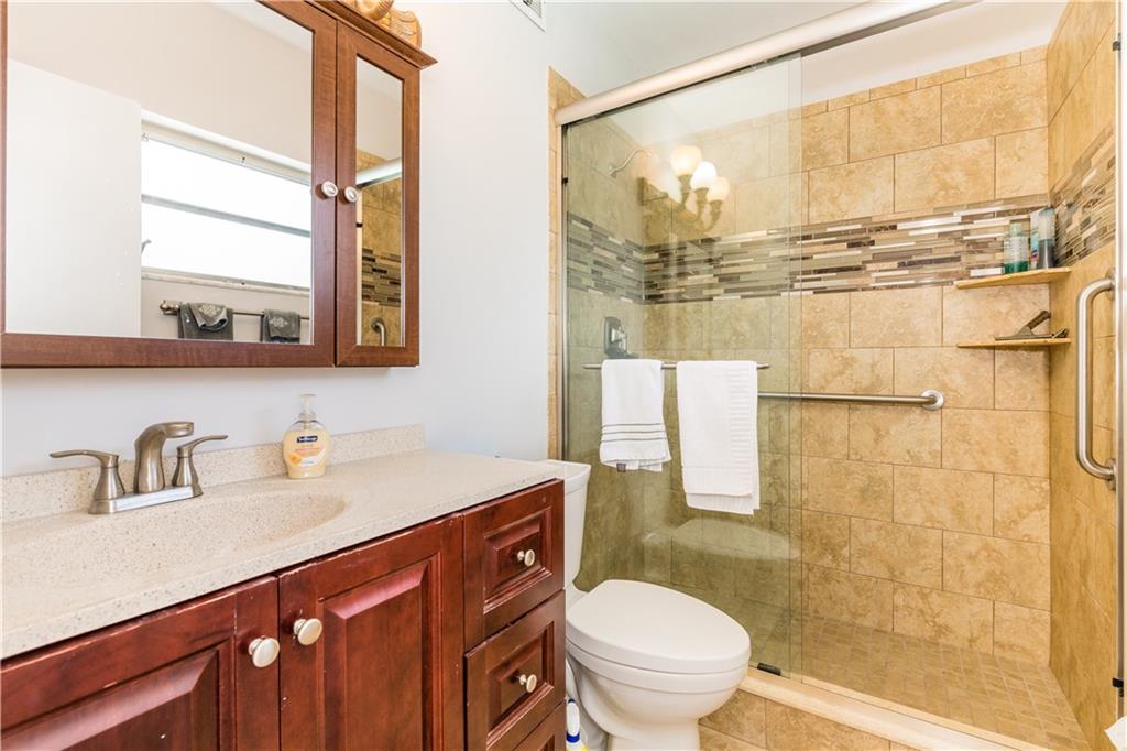 Coral Woods 33-25 B - Residential