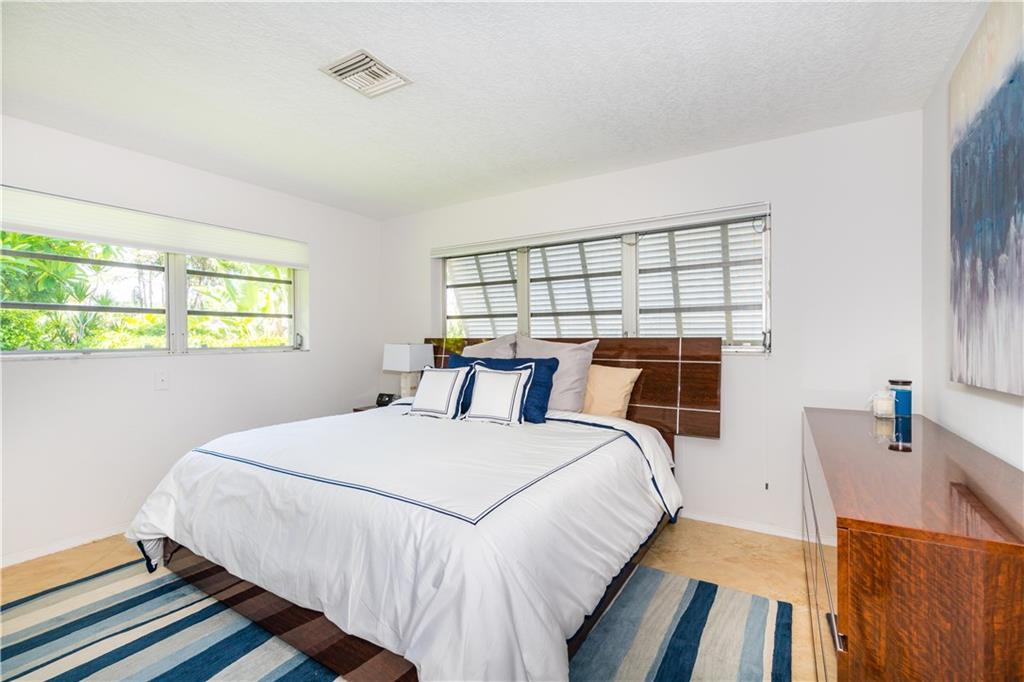 Coral Woods 33-25 B - Residential