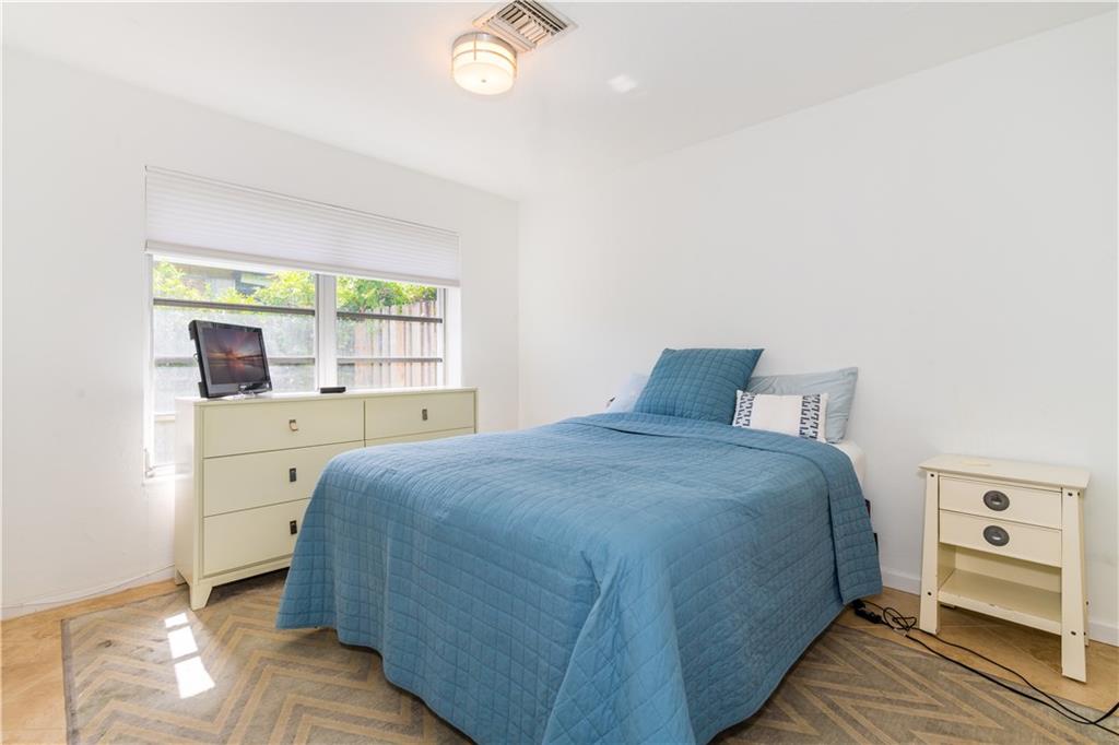 Coral Woods 33-25 B - Residential