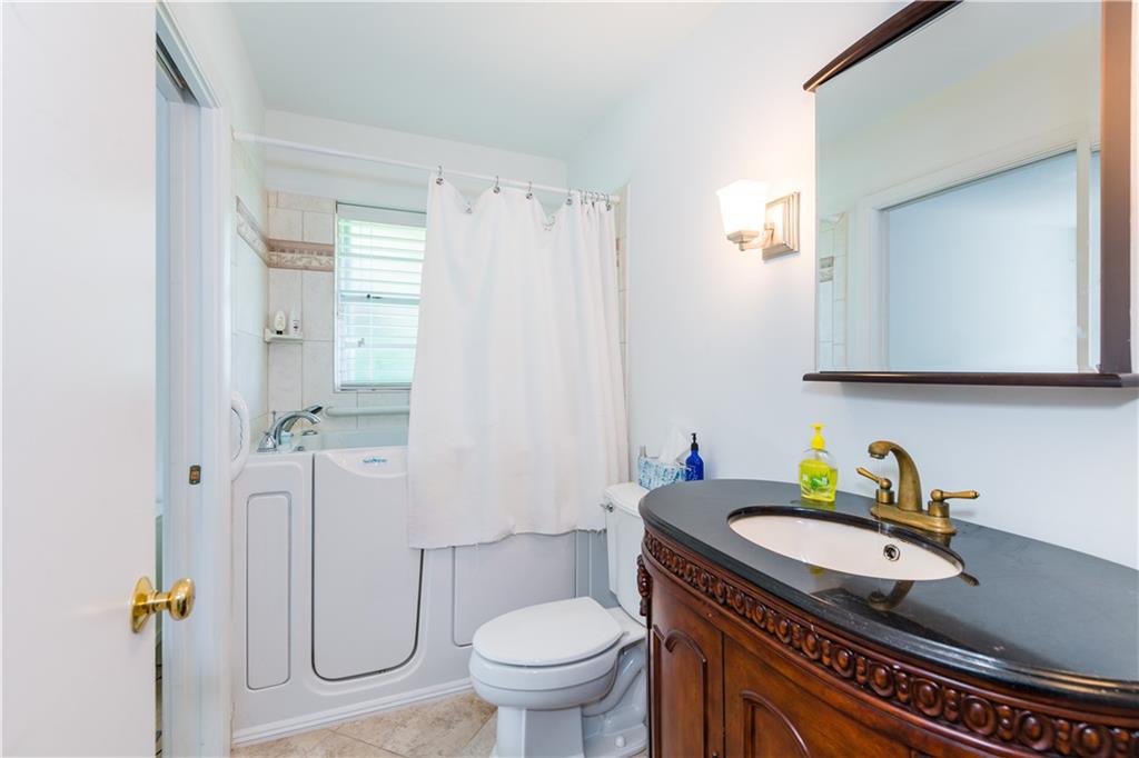 Coral Woods 33-25 B - Residential