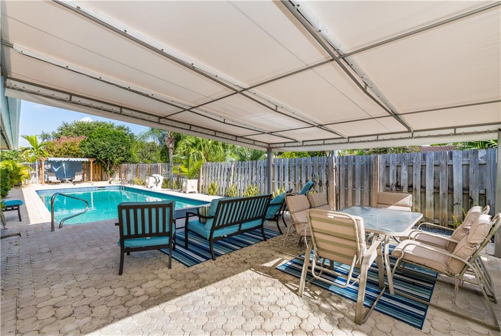 Coral Woods 33-25 B - Residential