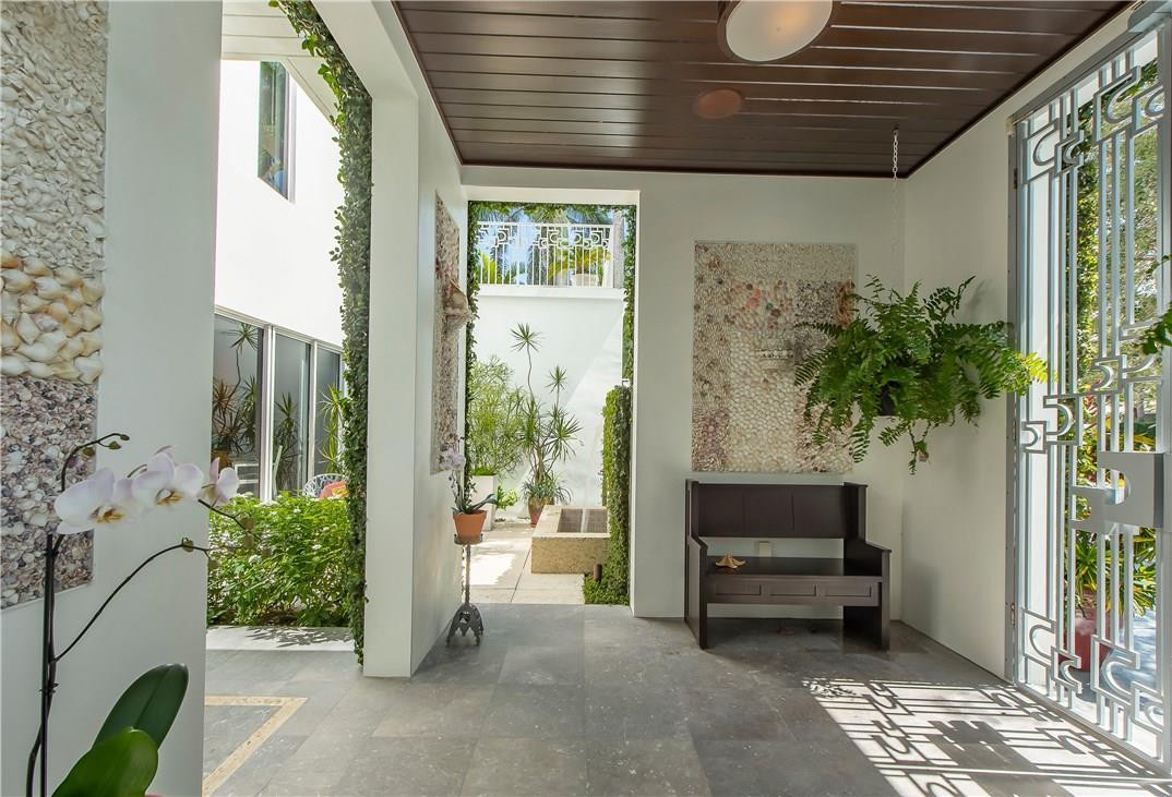 Las Olas Isles - Residential