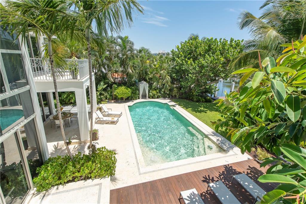 Las Olas Isles - Residential