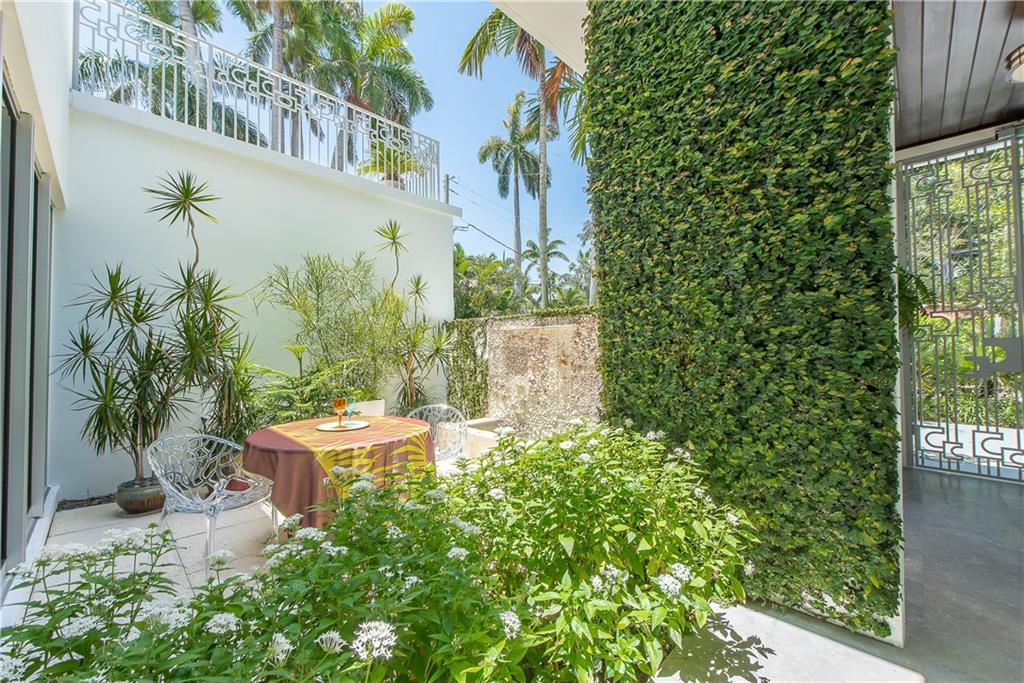 Las Olas Isles - Residential