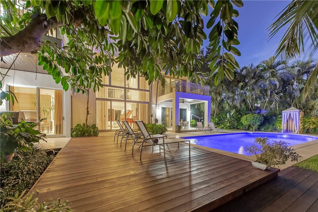 Las Olas Isles - Residential