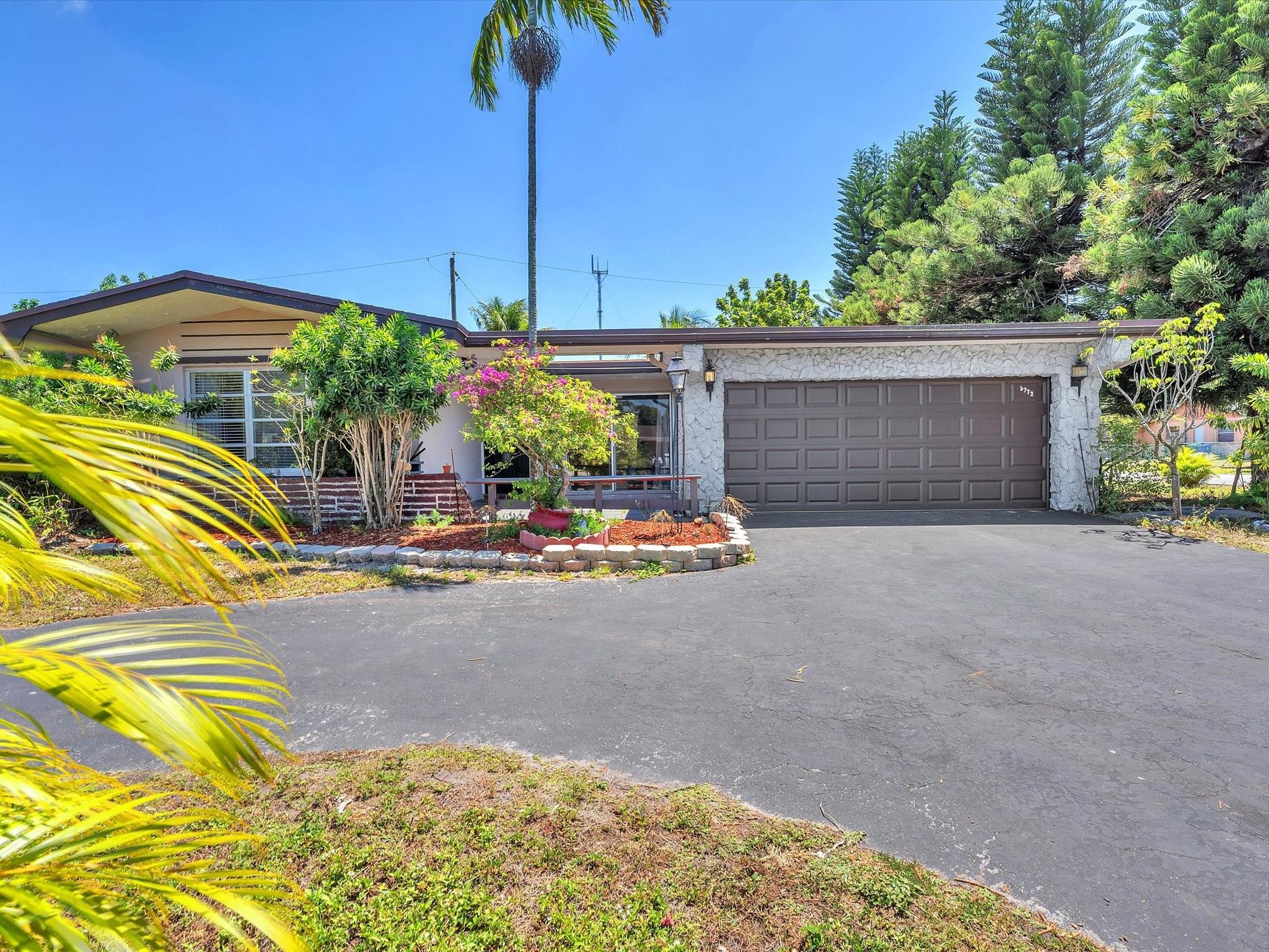 6772 Camelia Dr
