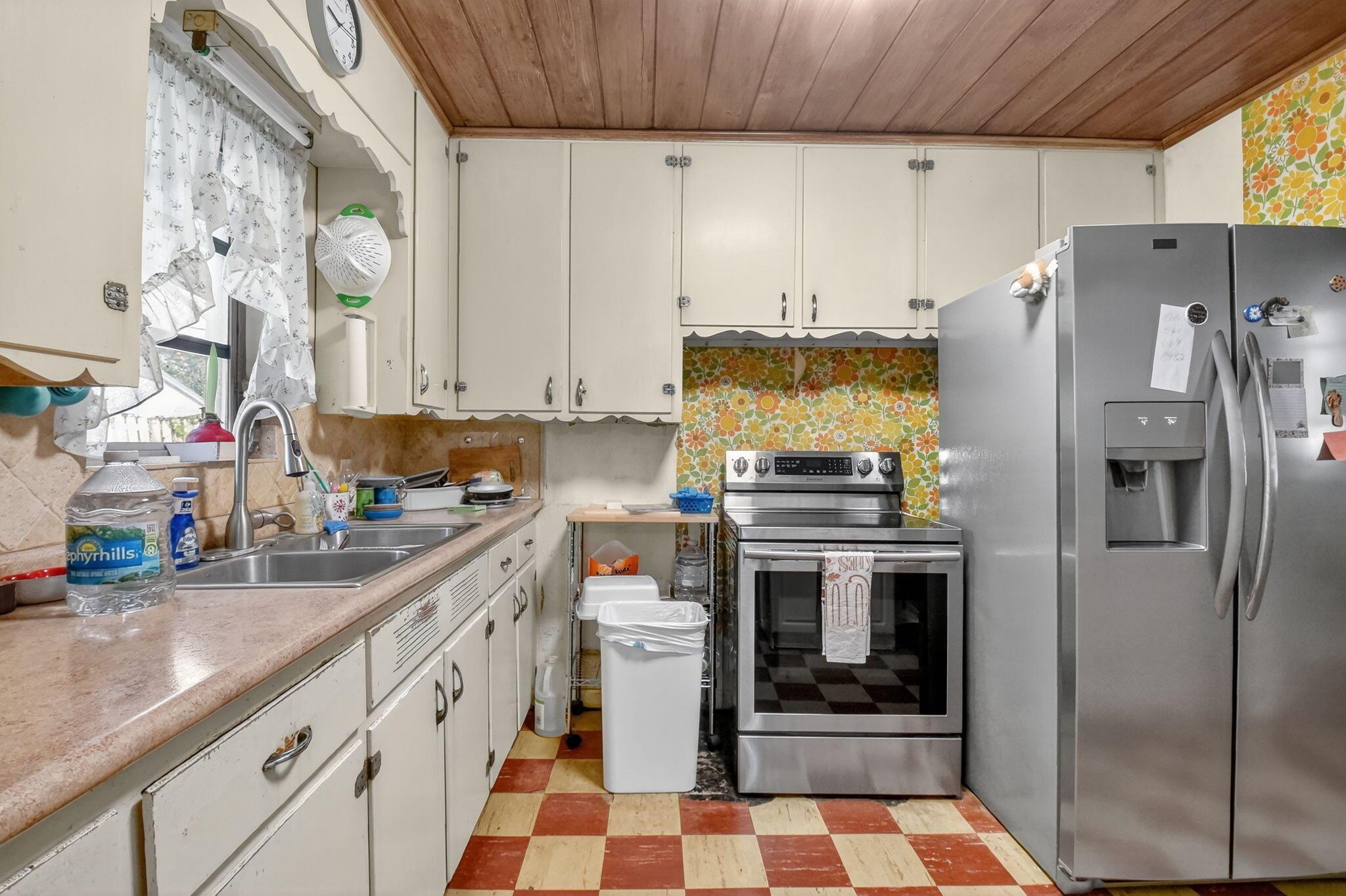 LAKEWOOD GARDENS 1 - Residential