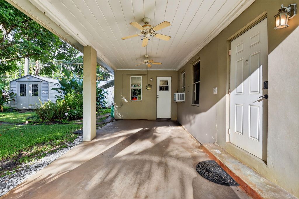 Photo of 3582 Davis Road, Palm Springs, FL 33461 (MLS # R11130082)