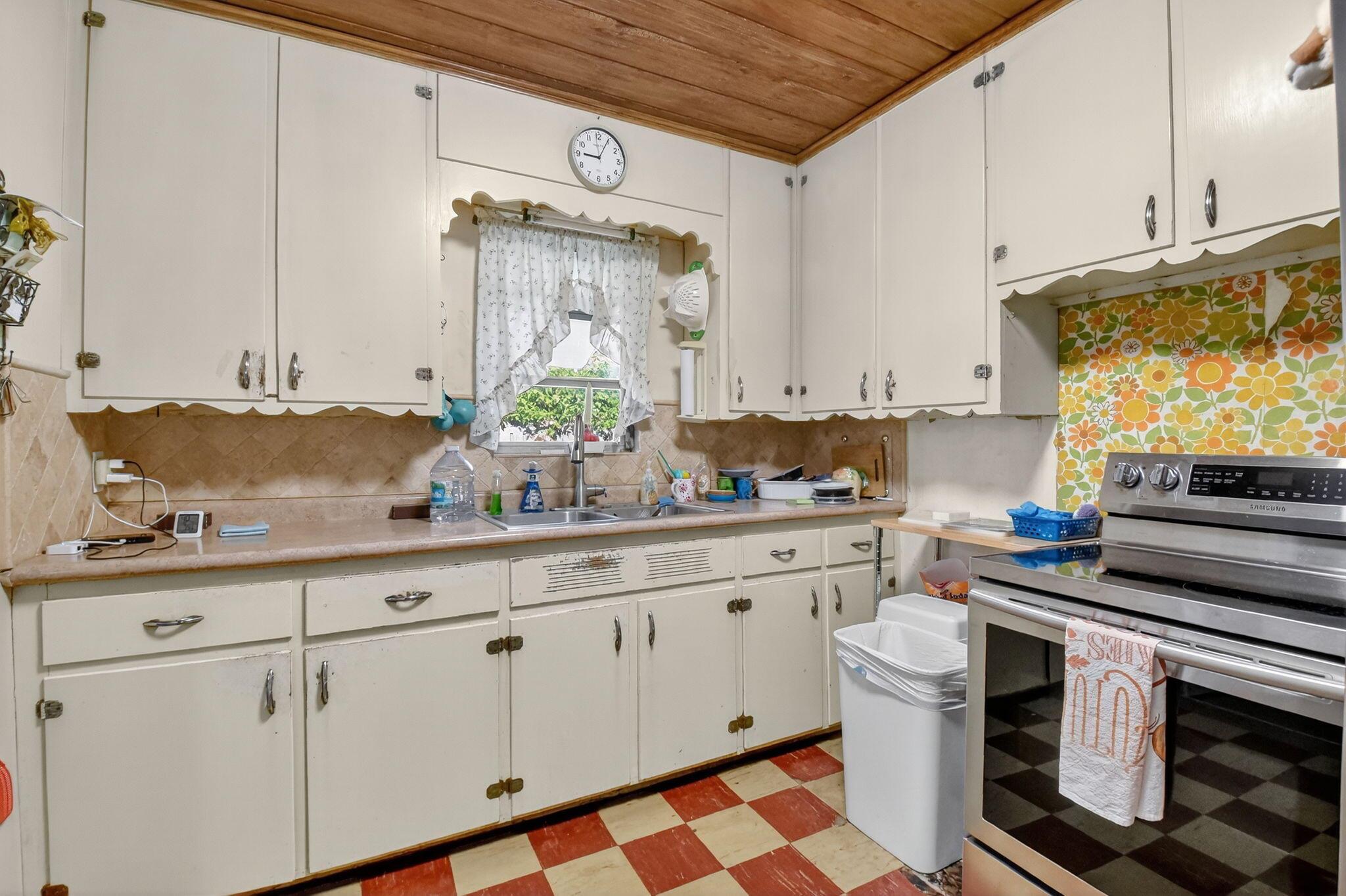 LAKEWOOD GARDENS 1 - Residential