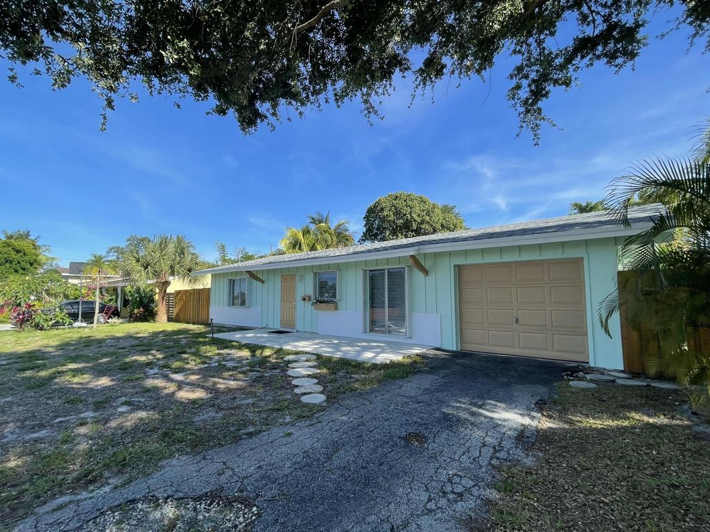 Photo of 1166 SW 4th Street, Boca Raton, FL 33486 (MLS # B26026620)