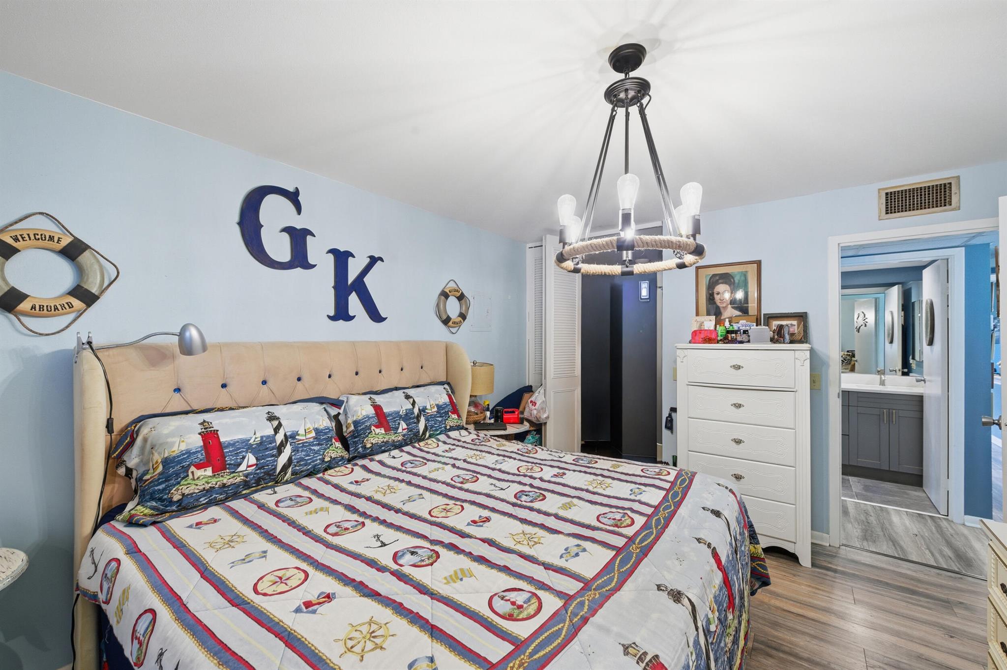 KINGS POINT - Residential