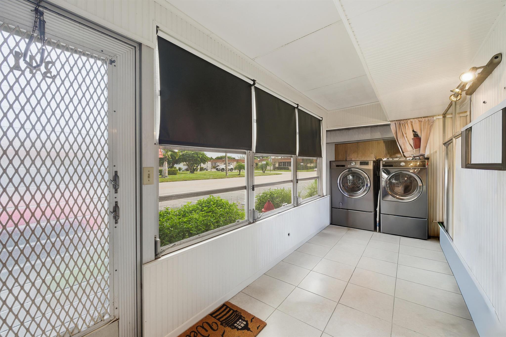 KINGS POINT - Residential