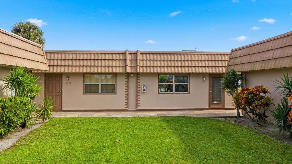 Photo of 341 Seville O, Delray Beach, FL 33446 (MLS # R11147488)