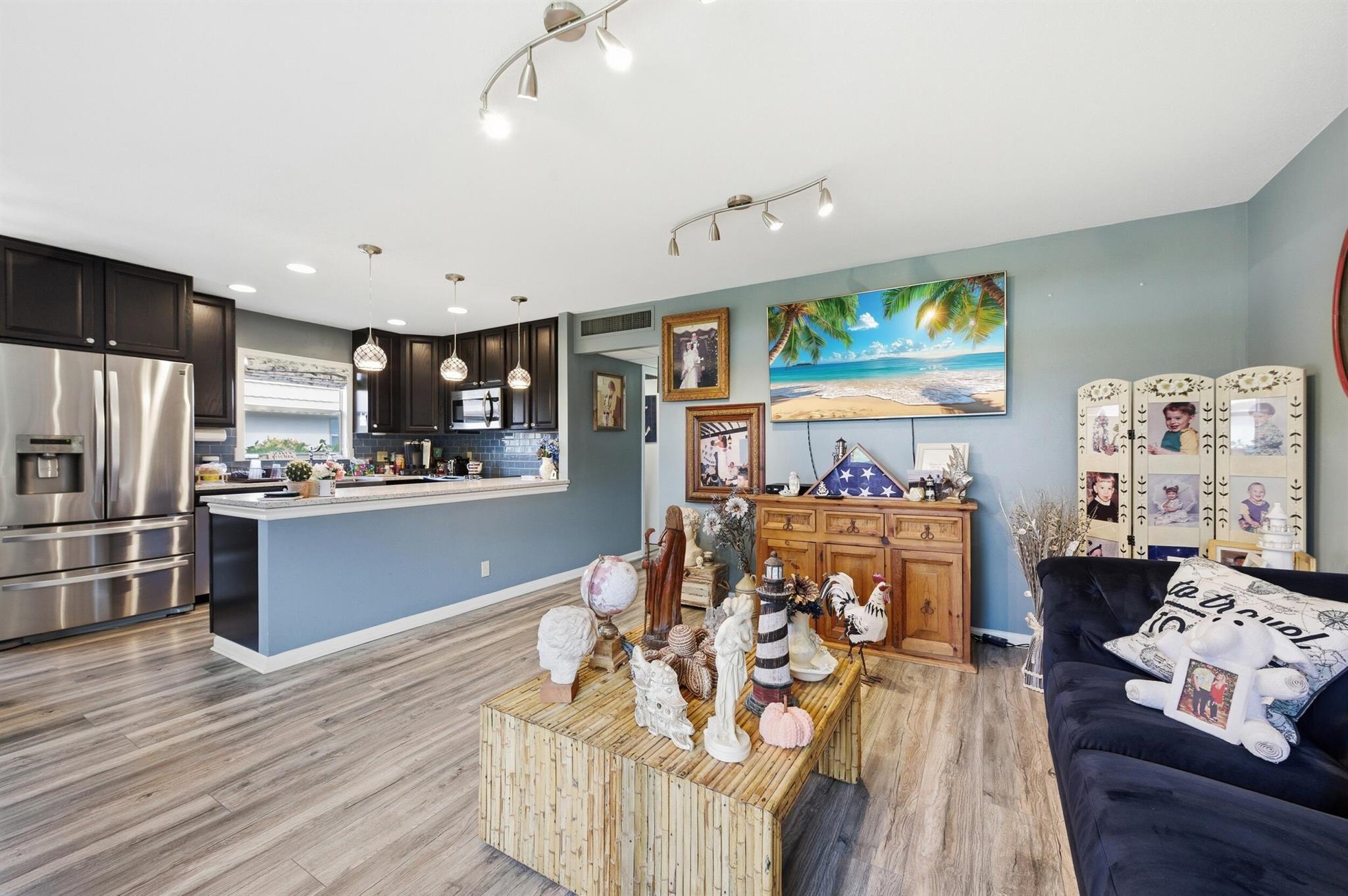 KINGS POINT - Residential