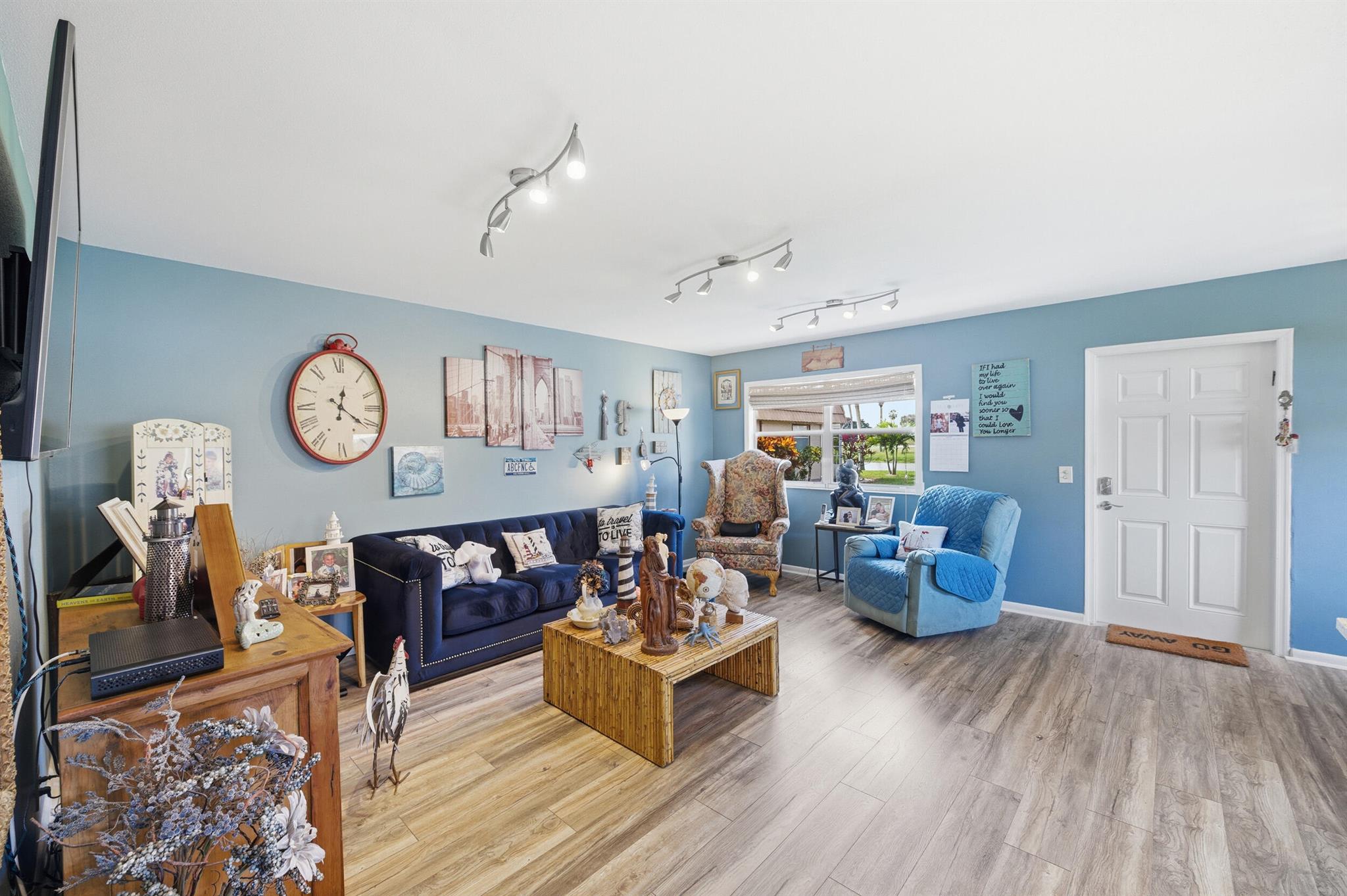 KINGS POINT - Residential