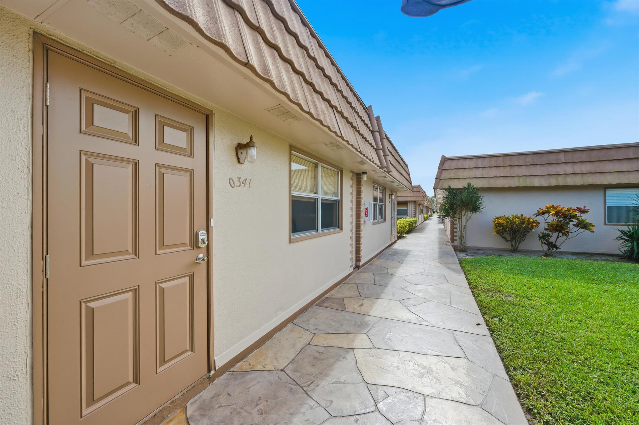 KINGS POINT - Residential