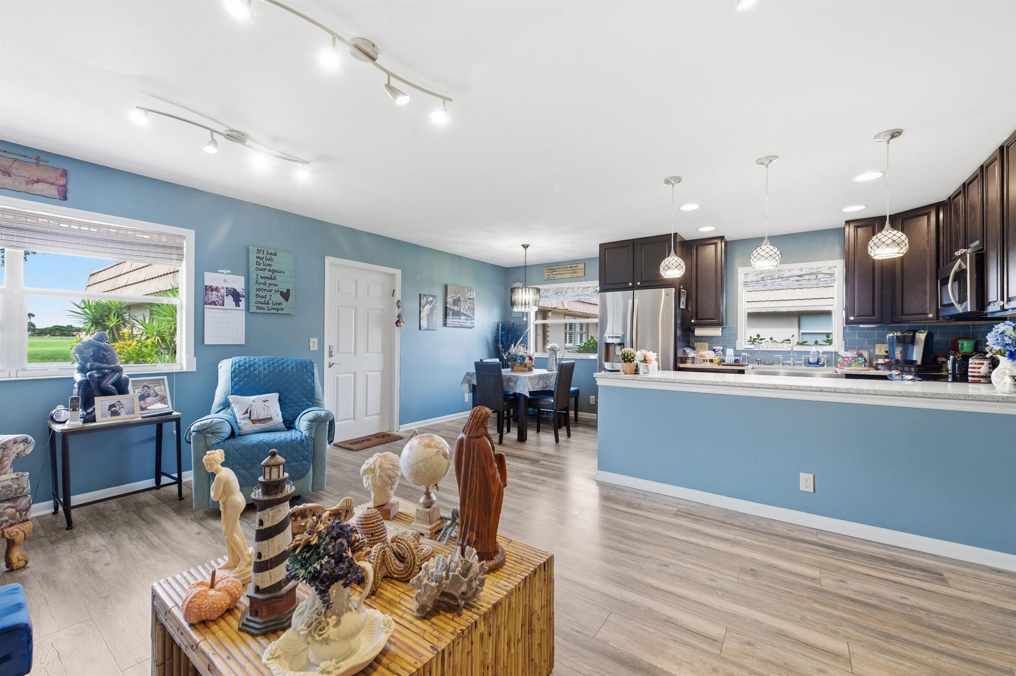 KINGS POINT - Residential