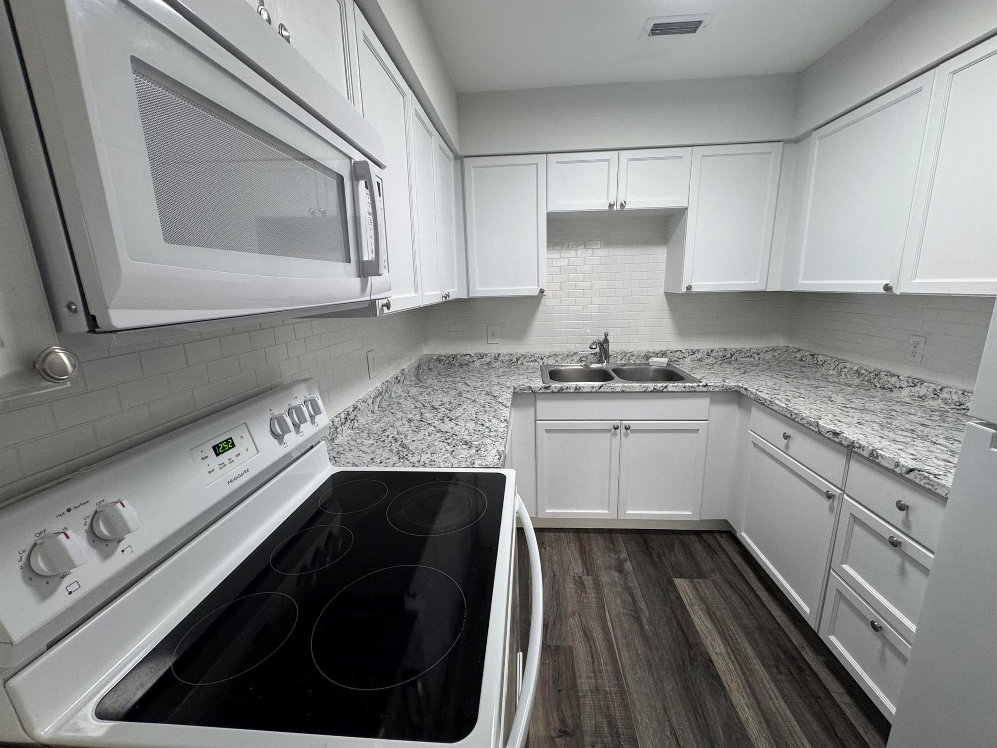 CASTLEWOOD CONDO - Residential Lease