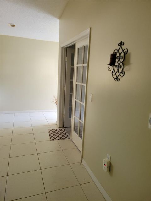 Condominium in Pembroke Pines FL 7760 22 St 5.jpg