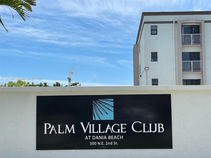 LARGE 2/2 GREAT LOCATION WALK OR BIKE TO BEACH! NEWLY REMODELED WITH NEW MODERN FINISHES, KITCHEN, BATHS, APPLIANCES, FLOORING, COMMUNITY AMENITIES INCLUDE HEATED POOL, GYM. NEW ELEVATORS, LAUNDRY ON PREMISES, GREAT EAST SIDE LOCATION IN TRENDING DANIA BEACH! CLOSE TO EVERYTHING, MINUTES TO DANIA POINTE, BEACHES, SHOPPING, RESTAURANTS, CASINO, EASY TRAVEL TO 1-95/595, AIRPORT AND FT LAUDERDALE, ONLY 1.25 MILES TO BEACH. FRIENDLY COMMUNITY. Water/Trash and Pest Control included. AGENTS PLEASE SEE BROKER REMARKS