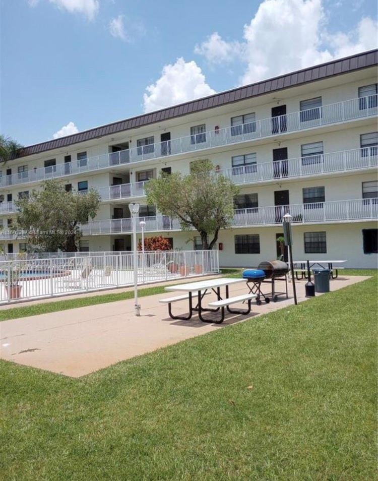 Palm Village Club Condo - Residential Lease