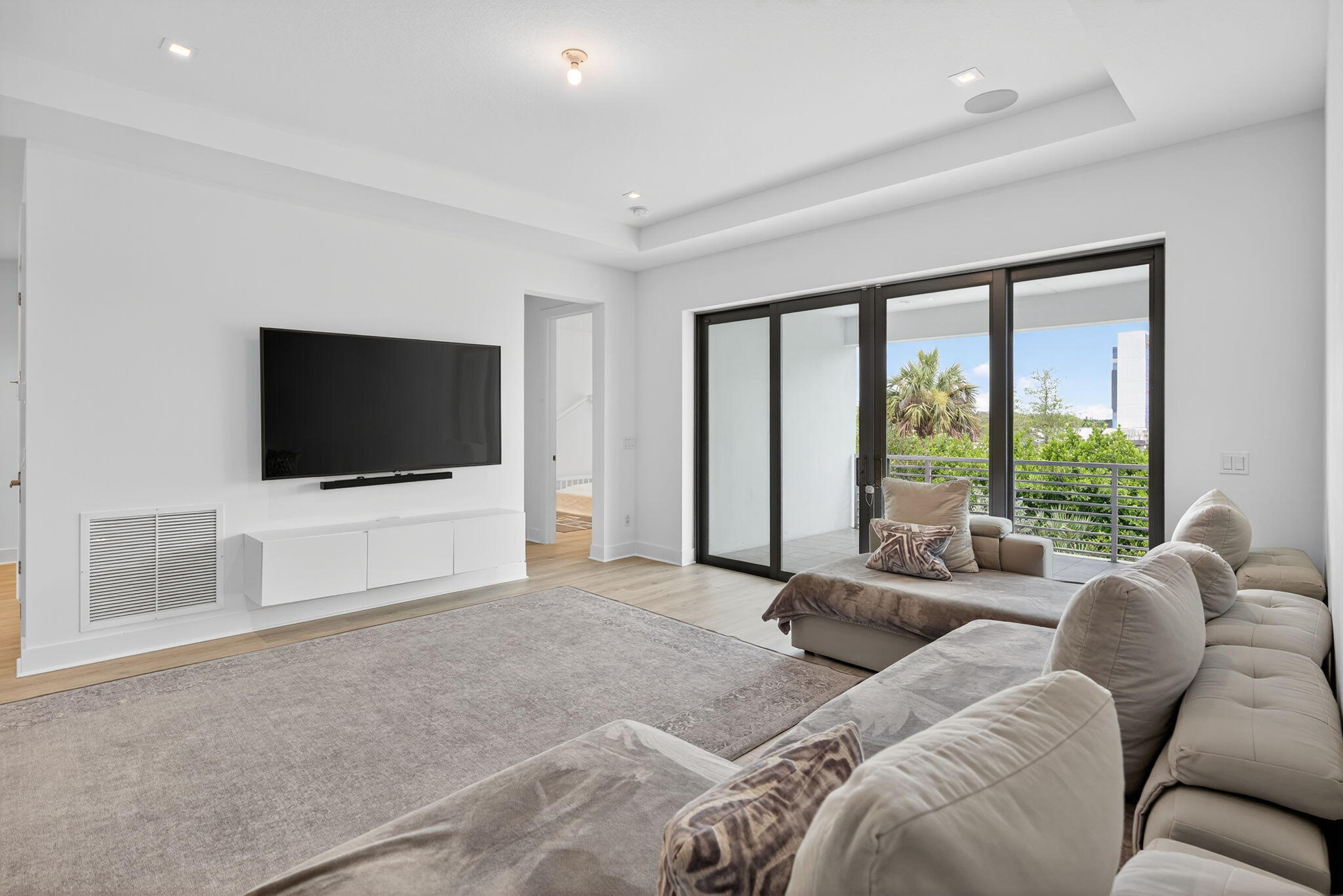 ALTON NEIGHBORHOOD - Residential Lease