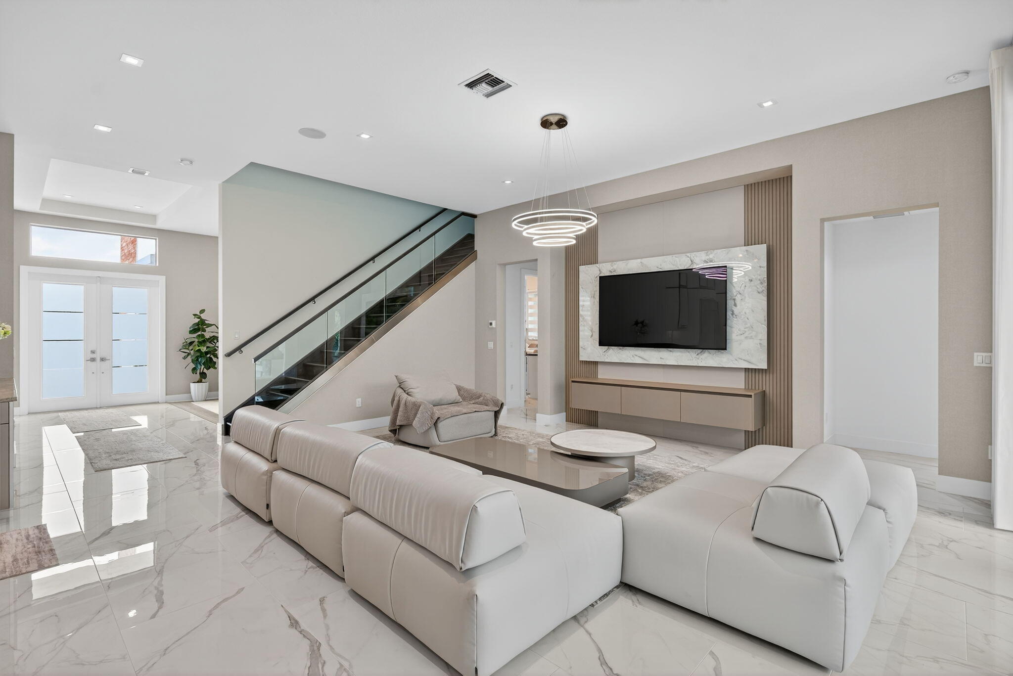 ALTON NEIGHBORHOOD - Residential Lease