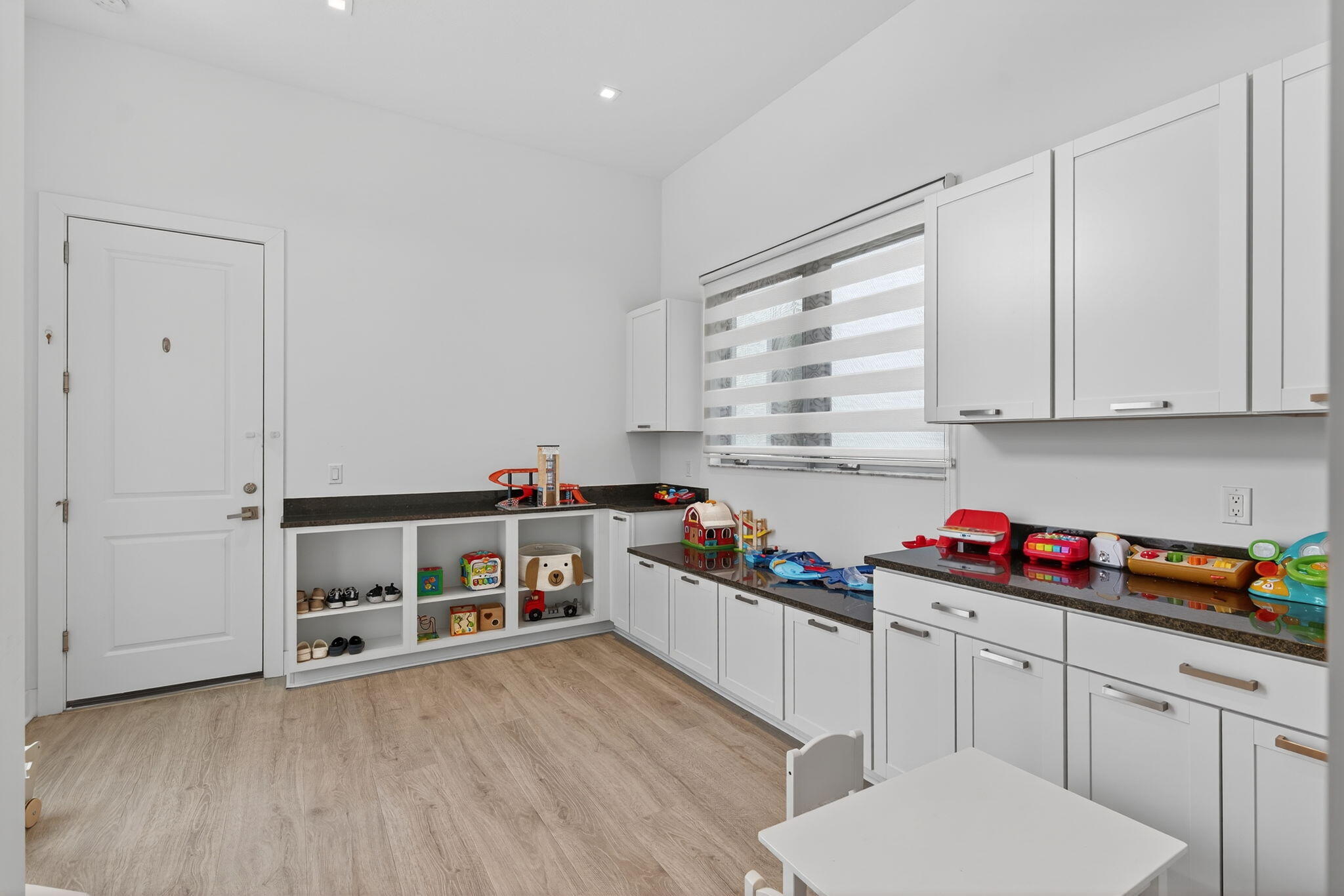 ALTON NEIGHBORHOOD - Residential Lease