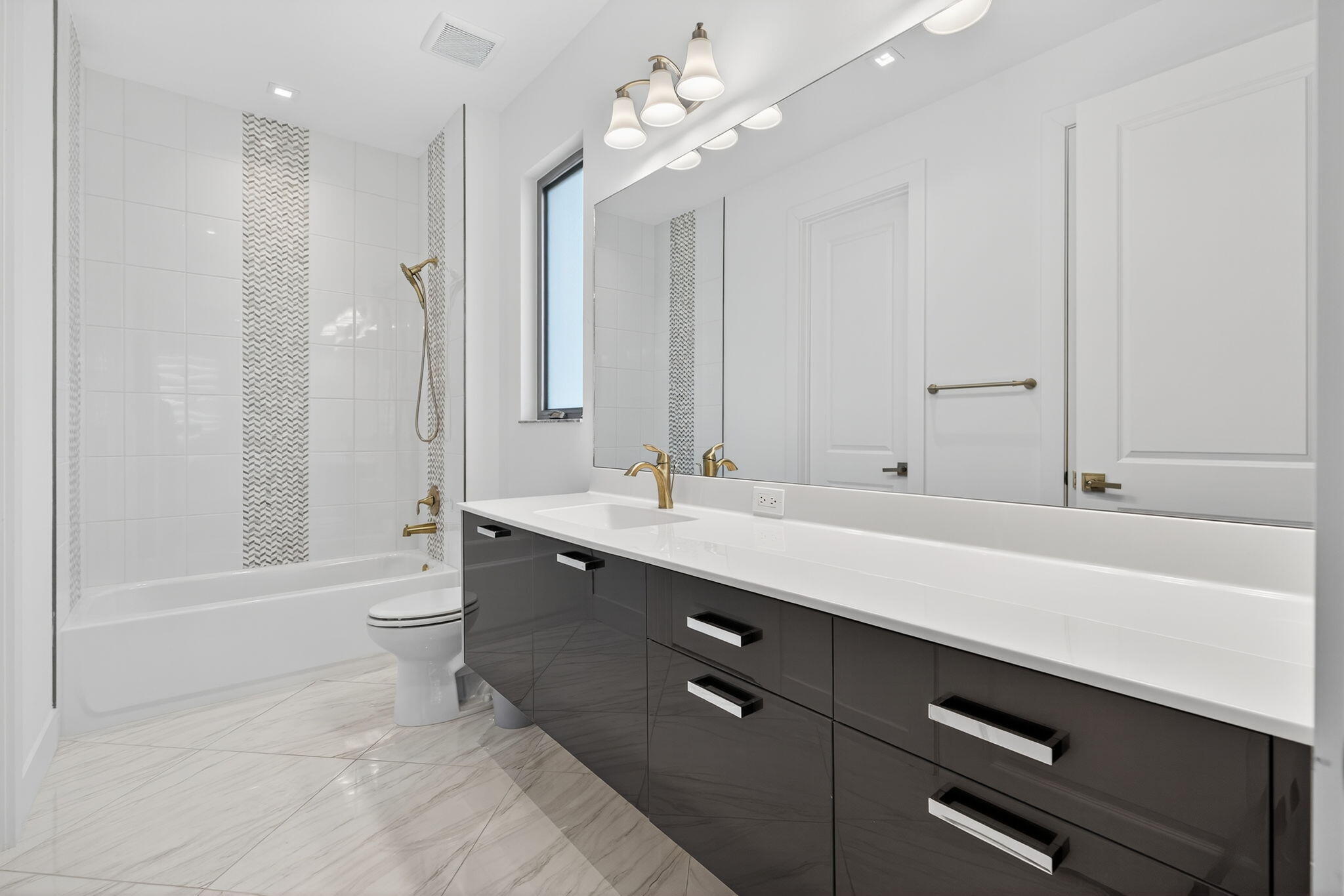 ALTON NEIGHBORHOOD - Residential Lease