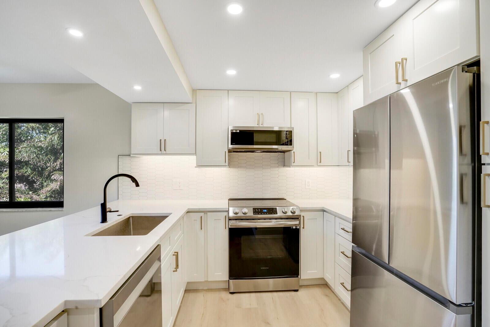 SEA RISE CONDO - Residential Lease