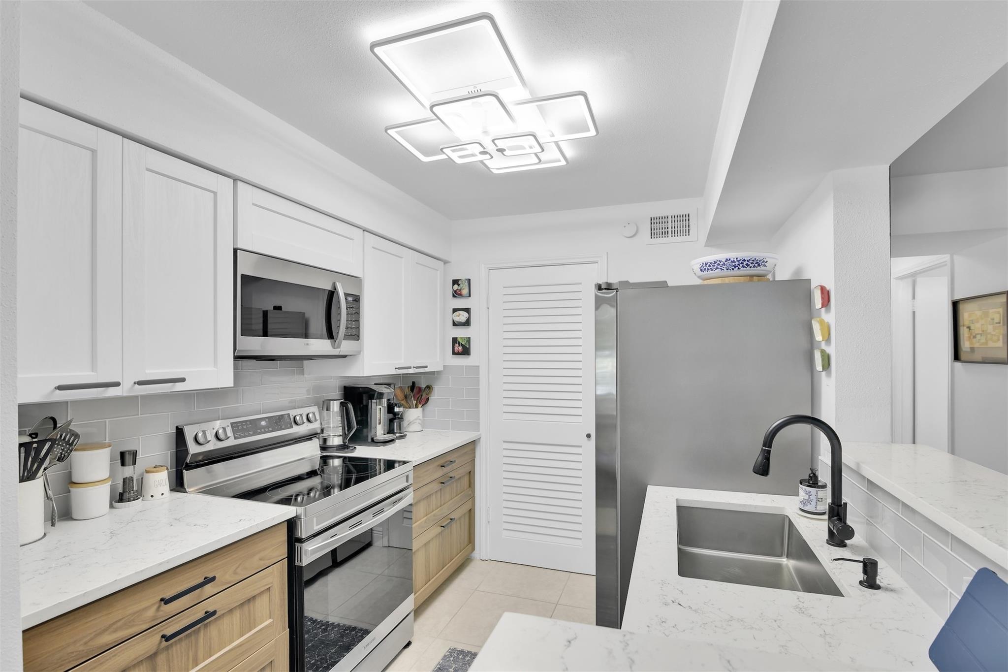 Sailboat Pointe - Residential