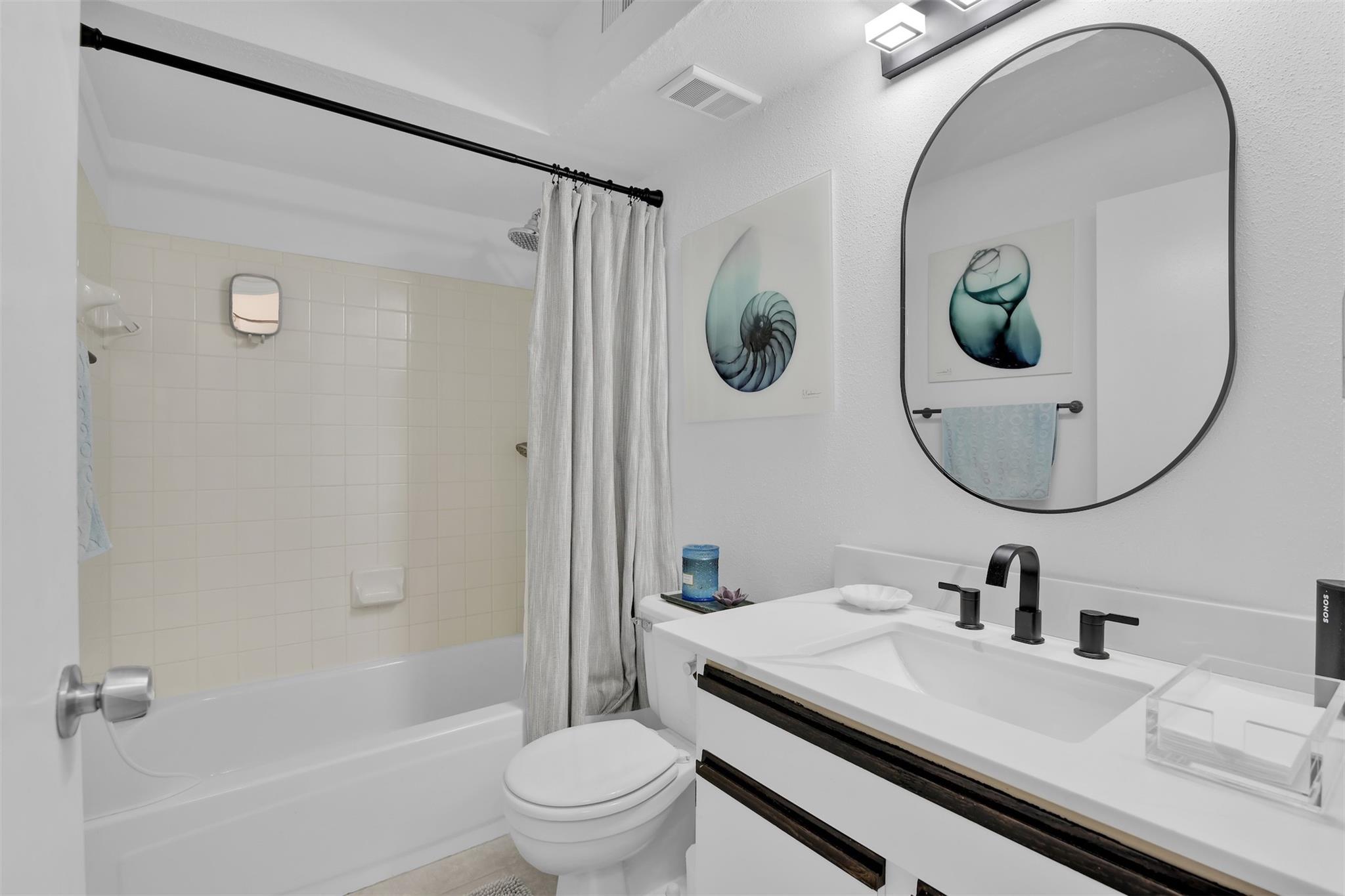 Sailboat Pointe - Residential