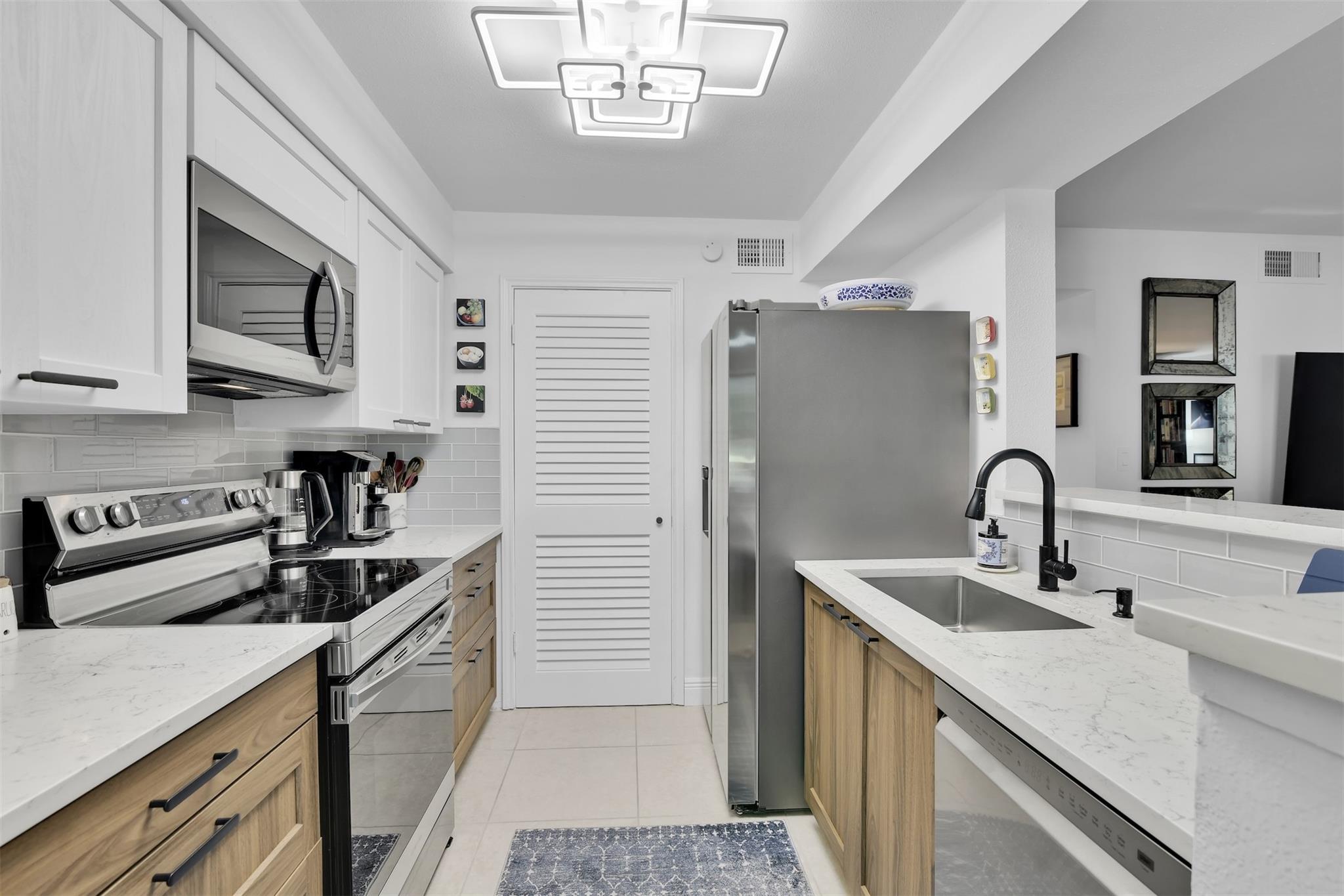 Sailboat Pointe - Residential
