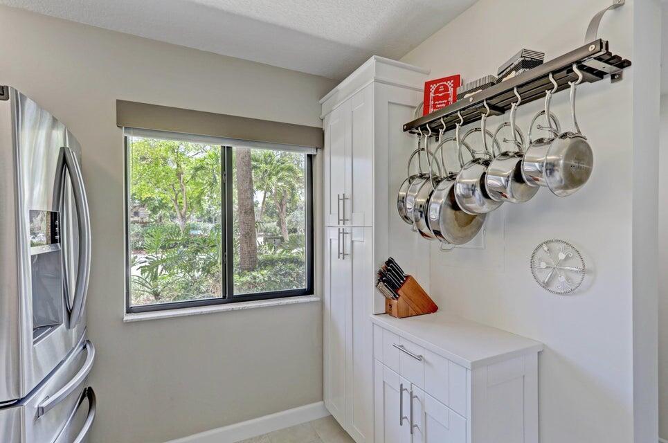 901 Seafarer Circle 105