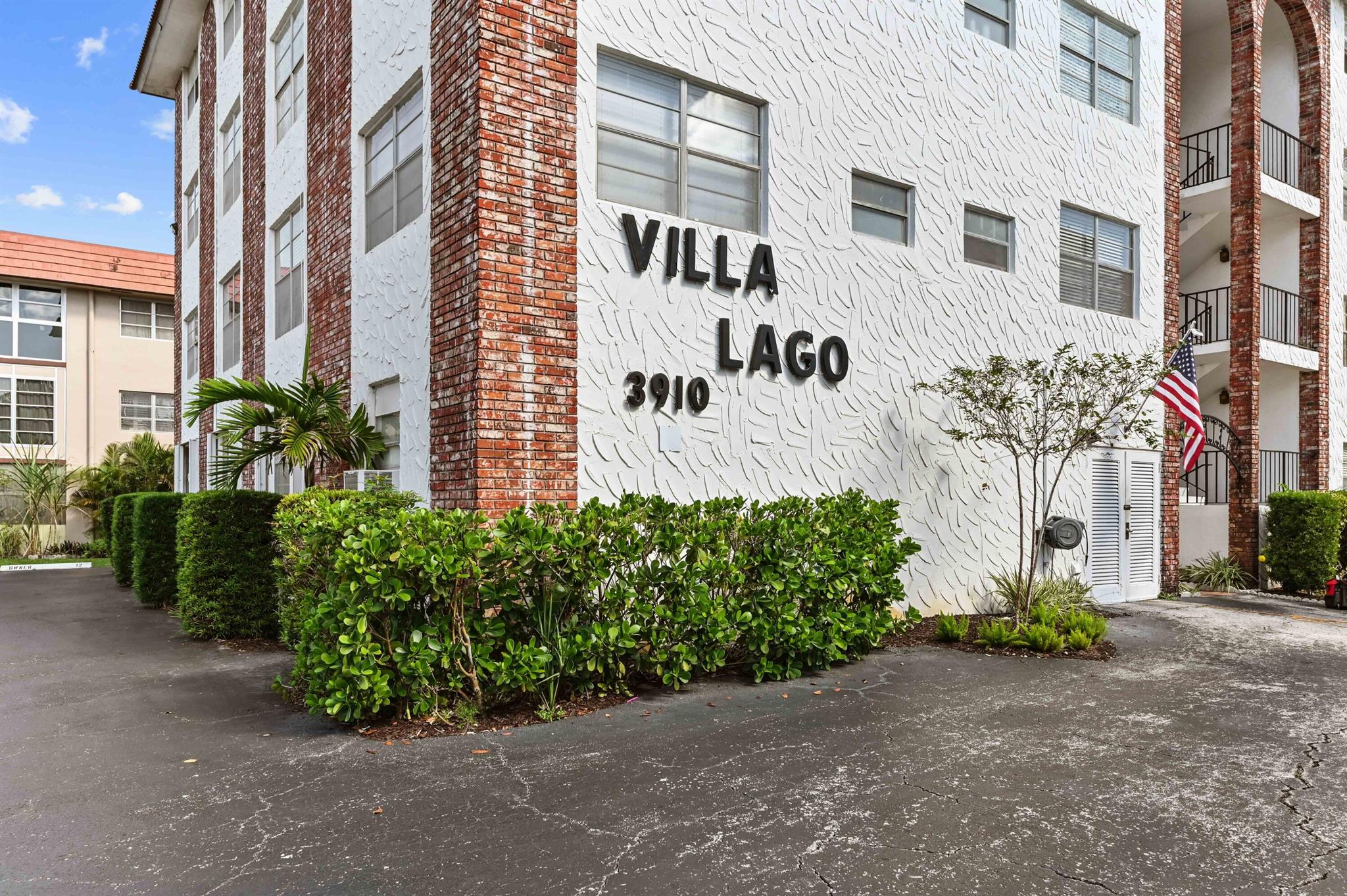 VILLA LAGO - Residential Lease