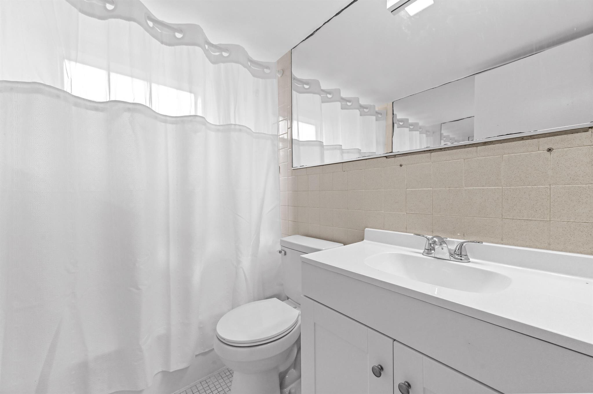 VILLA LAGO - Residential Lease