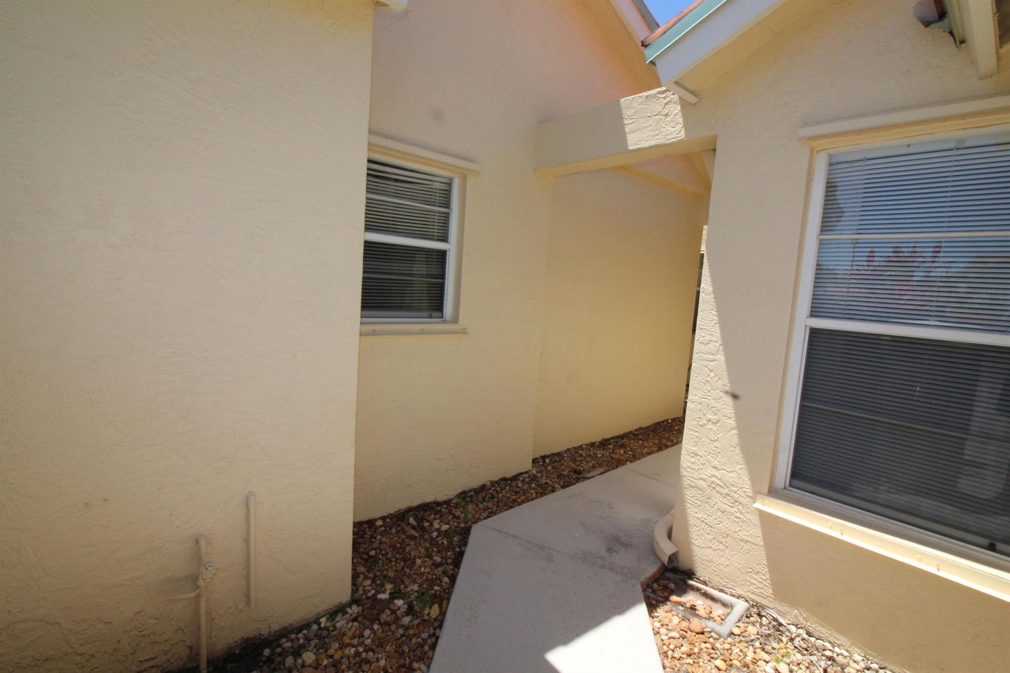 3638 SW Whispering Sound Drive