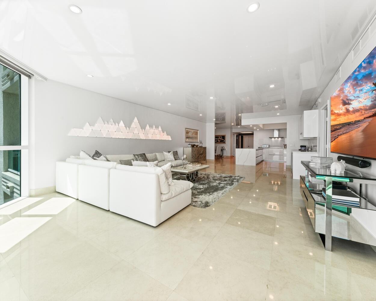 Las Olas Beach Club - Residential