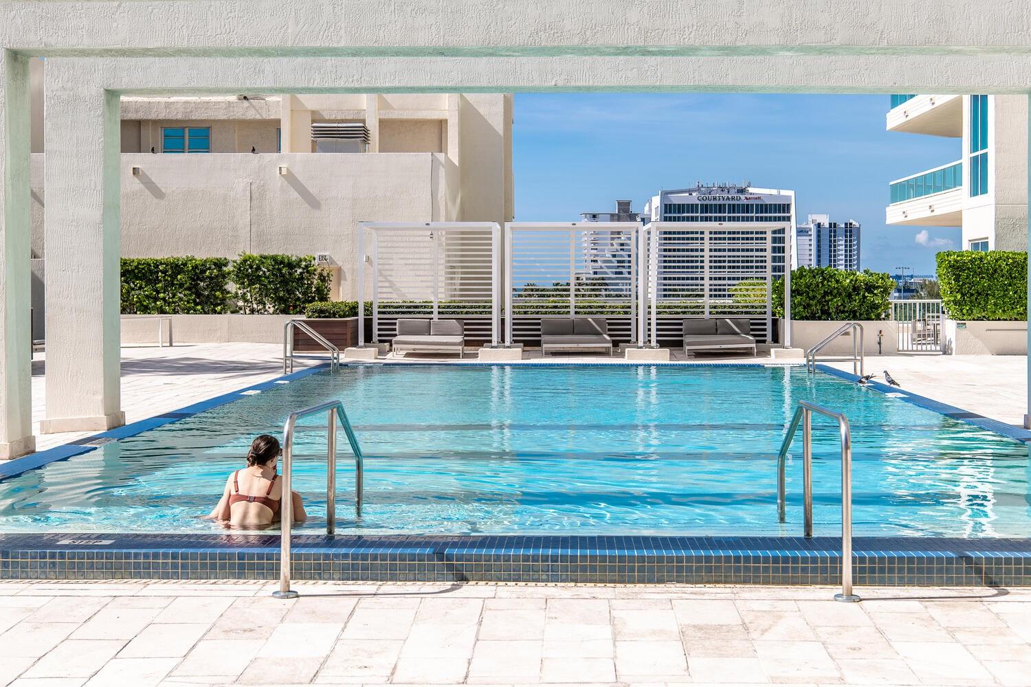 Las Olas Beach Club - Residential