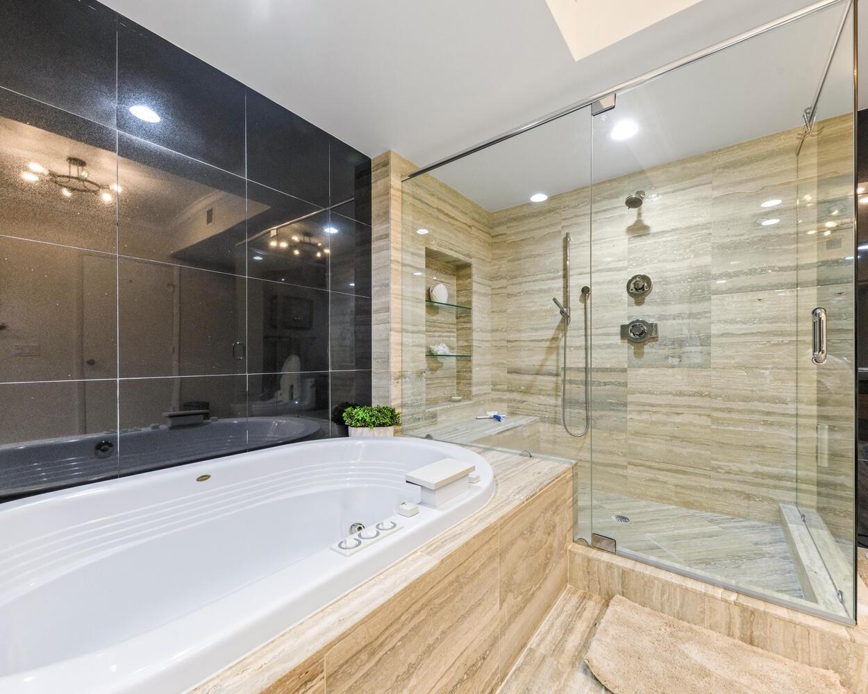 Las Olas Beach Club - Residential